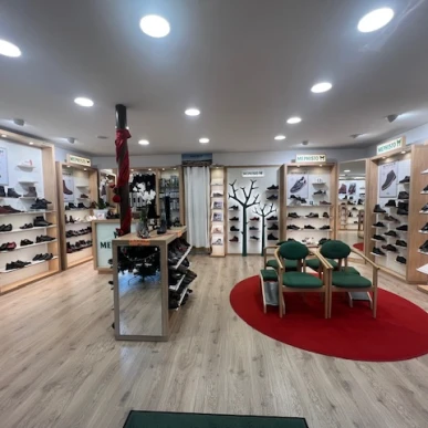 Vente - Chaussures - Vannes (56000)-photo-3