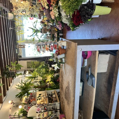 Vente - Bureautique - Décoration - Epicerie - Esthétique - Fleuriste - Institut de beauté - Onglerie - Chocolaterie Chocolatier - Bures-sur-Yvette (91440)-photo-1
